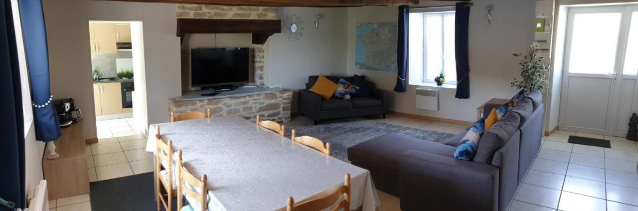 Charming Traditional 2-Bed Cottage Near Plémet Exterior photo