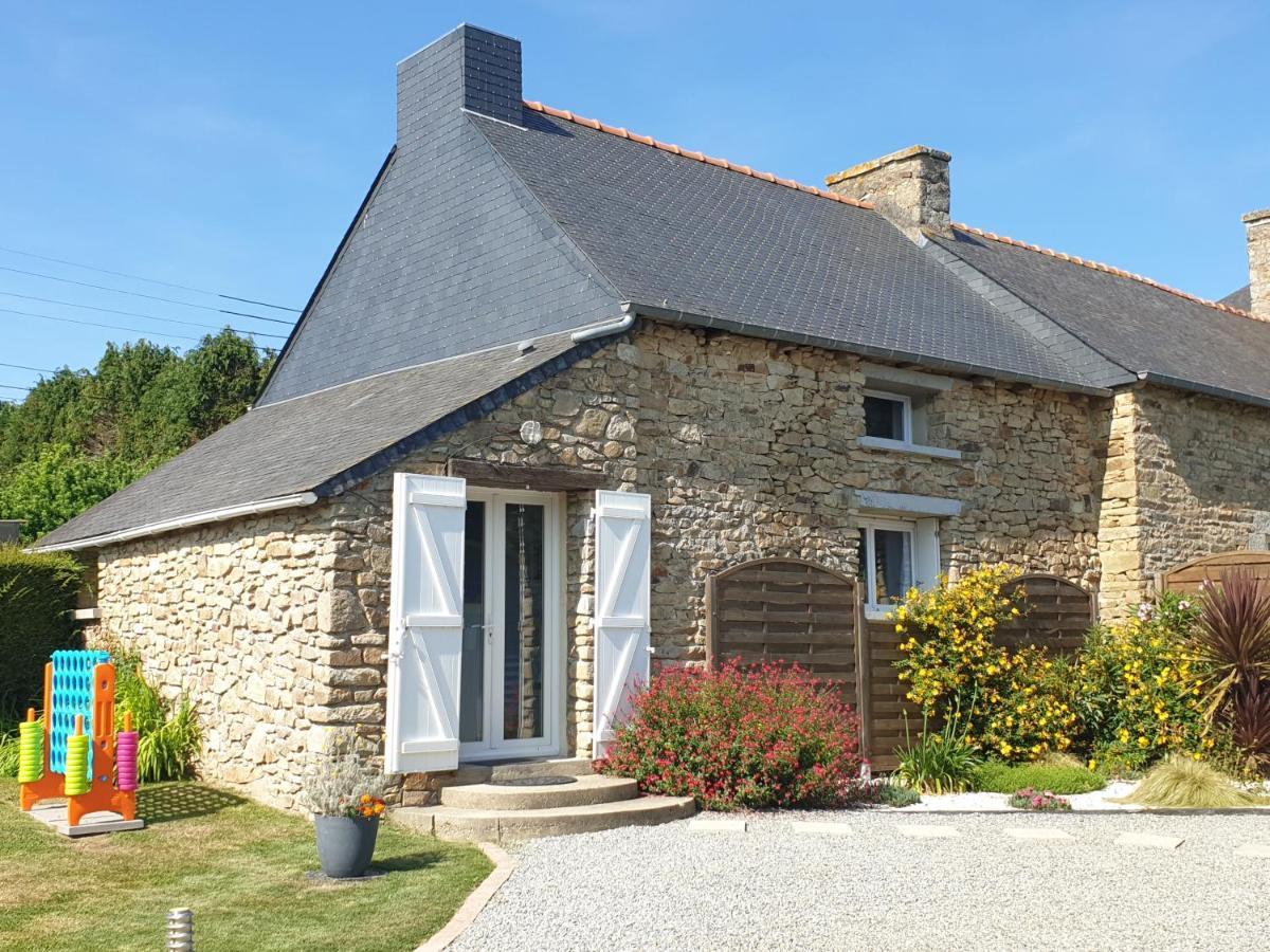 Charming Traditional 2-Bed Cottage Near Plémet Exterior photo